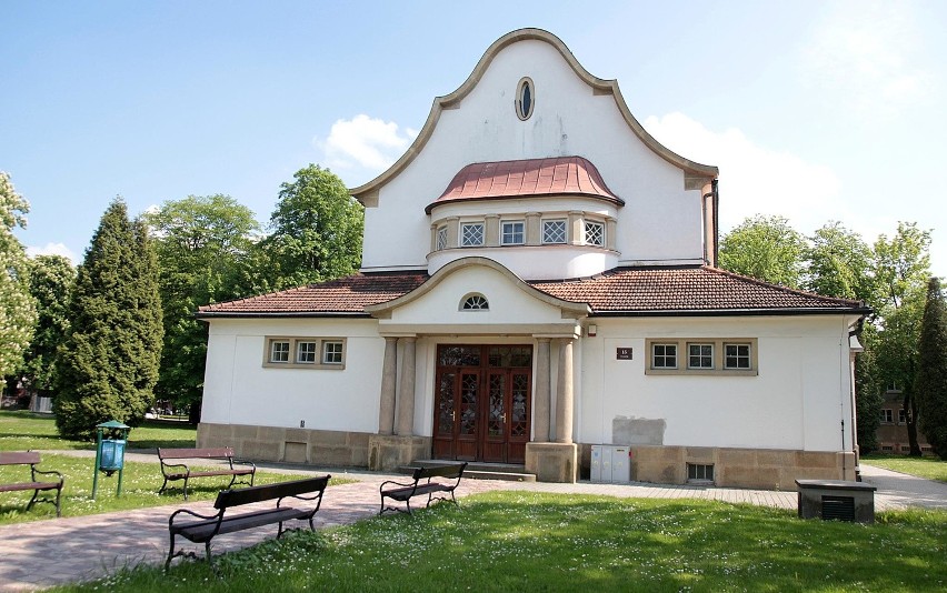 Zwiedzamy opuszczony szpital psychiatryczny w Krakowie [ZDJĘCIA]