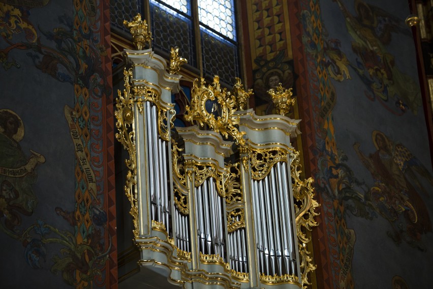 Odnowione organy w prezbiterium