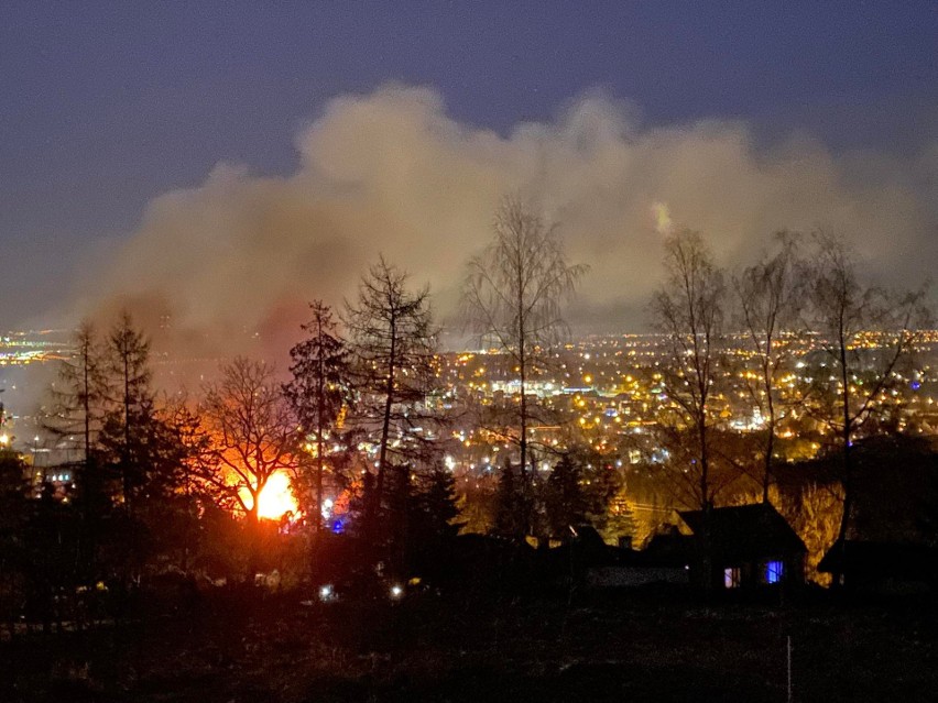 Wielki pożar w centrum Wieliczki. Zapłonął magazyn