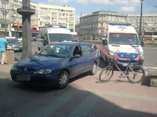 Potłuczonemu rowerzyście na miejscu pomocy udzieliło pogotowie.