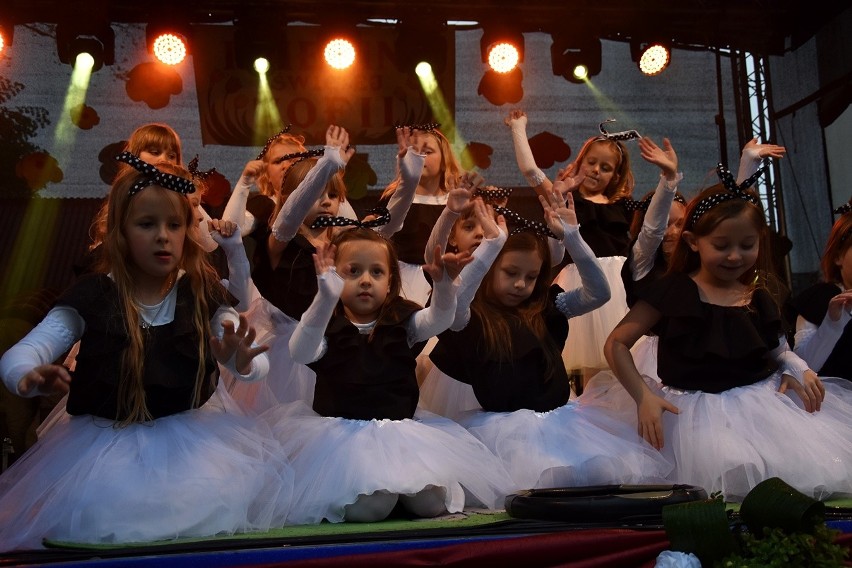 Bobowianie świętowali imieniny patronki miasta. Każda Zofia, Zosia i Zosieńka odebrała życzenia i symboliczną czerwoną różę