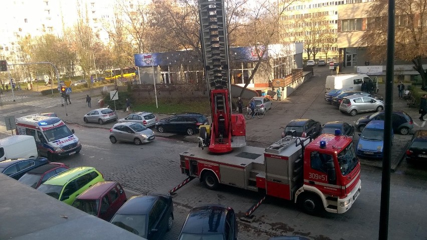 Akcja strażaków w wieżowcu przy Drukarskiej
