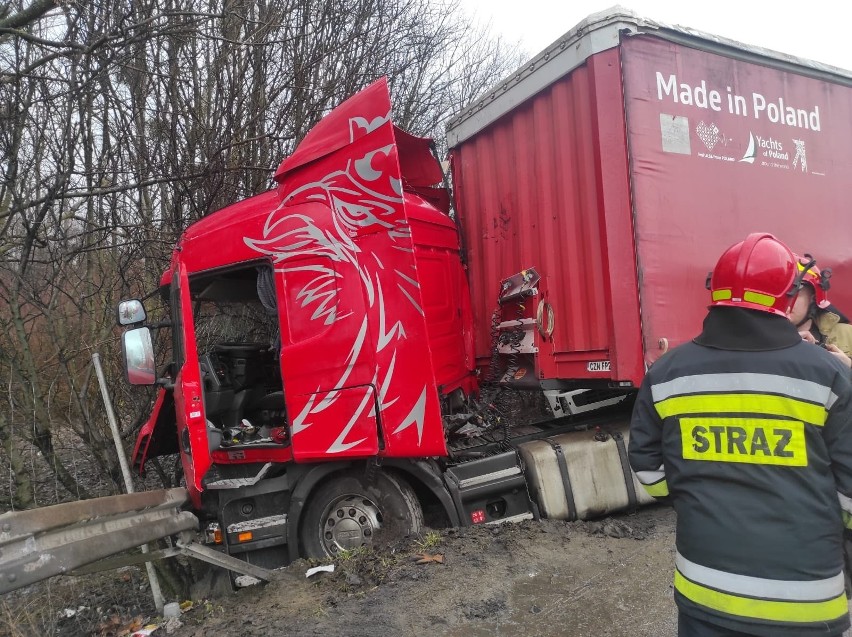 Gdańsk. Zderzenie dwóch ciężarówek na S6, 17.02.2022 r. Jedna osoba poszkodowana