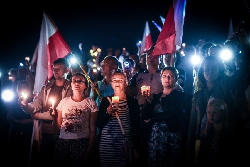 Łańcuch Światła w Poznaniu przez ponad tydzień ściągał na...