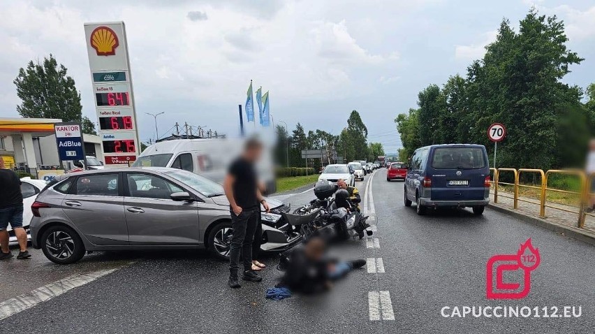 Wypadek w Gnojniku, samochód osobowy zderzył się z...
