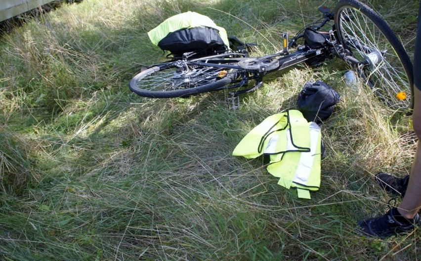 Czołówka dwóch aut osobowych na trasie między Smołdzinem a Gardną Wielką. Poszkodowana zabrana śmigłowcem LPR