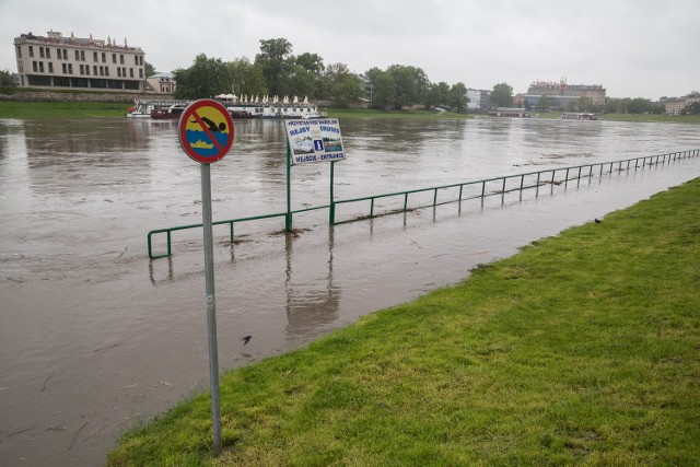 Przekroczone stany alarmowe w Małopolsce i woj. sląskim