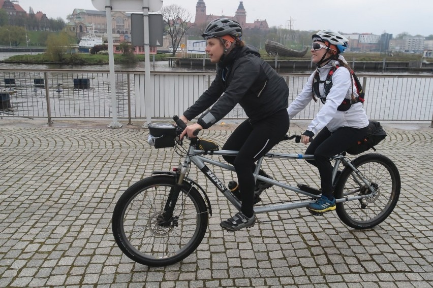 Ponad 300 rowerzystów wyruszyło ze Szczecina w rajdzie Polish Bike Tour [ZDJĘCIA]
