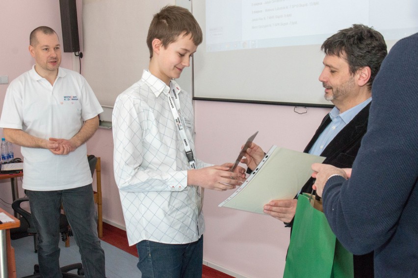 W słupskim elektryku rywalizowali młodzi programiści (zdjęcia)