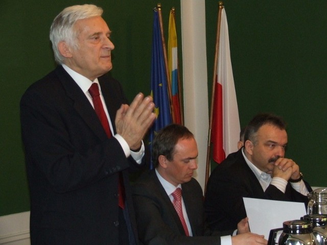 Dziś w polkwoickim ratuszu gościł były premier Jerzy Buzek. Promował Forum Ekoenergetyczne, które odbędzie się we wrześniu w górniczym miasteczku