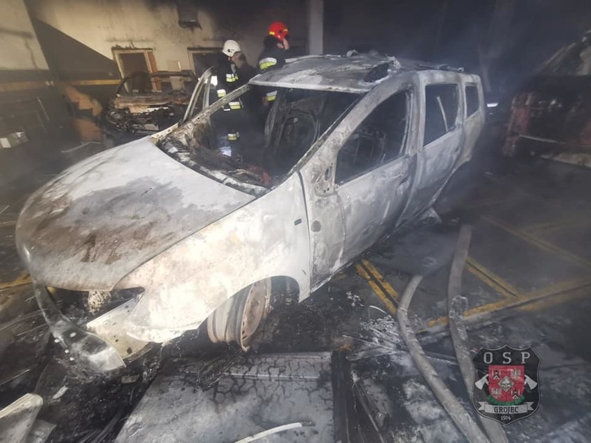 Podłęże w pow. chrzanowskim. Trzy samochody spłonęły w warsztacie mechanicznym. Pożar zaczął się od iskry ze spawarki