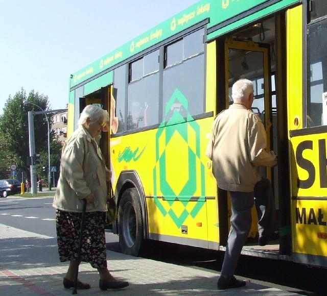 Od poniedziałku zmienią sie trasy autobusów linii: 9, 17, 34, 35, 44 i 100.