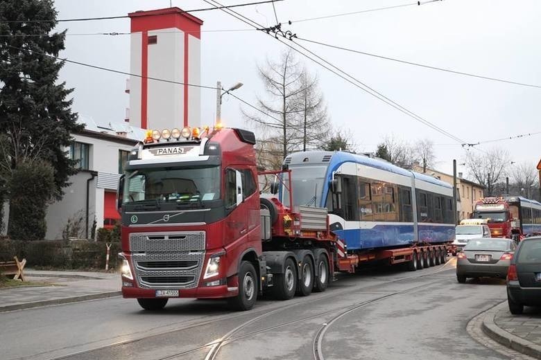 Najdłuższy w Polsce tramwaj z Pesy 