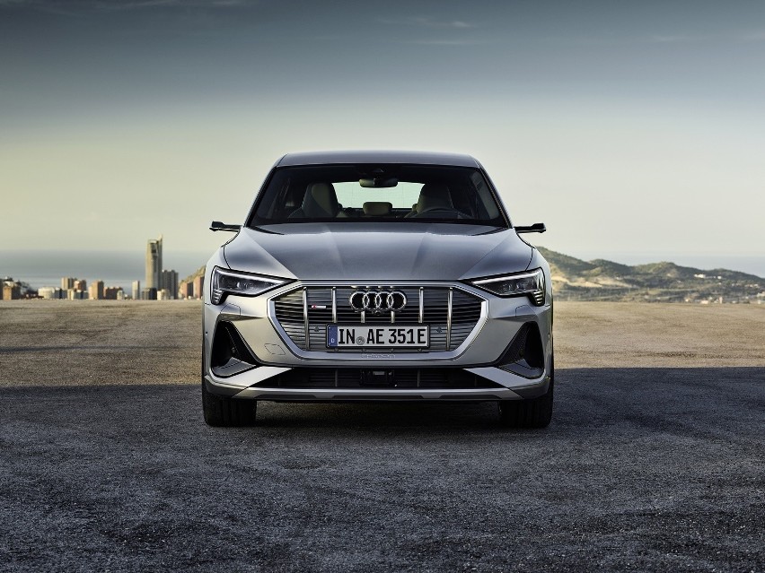 Audi e-tron Sportback łączy moc przestronnego SUV-a z...