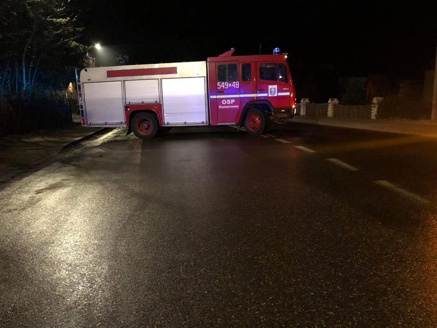 Wypadek w Komorowie na ul. Mazowieckiej. 23.02.2022 zderzyły się samochód osobowy i ciężarowy. Zdjęcia