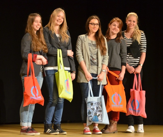W czwartek w sali widowiskowej Politechniki Łódzkiej odbył się pokaz mody, który został przygotowany przez studentki z kierunku wzornictwo