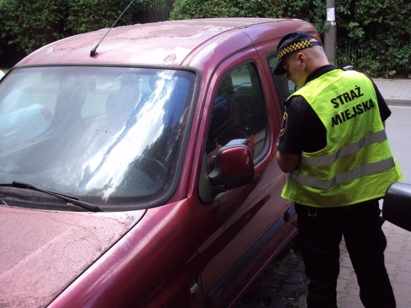 Auto odholowane z Giszowca