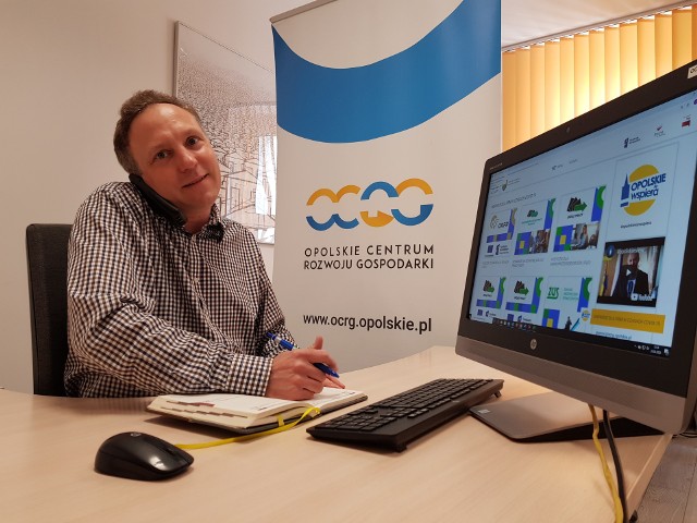 Jacek Baranowski jest jednym z pracowników obsługujących Platformę Informacyjną OCRG.