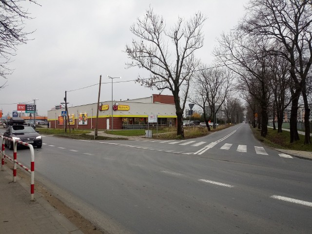 Do zdarzenia doszło na przejściu dla pieszych bez sygnalizacji przy ul. Obornickiej oraz ul. Mateckiego przy sklepie Biedronka