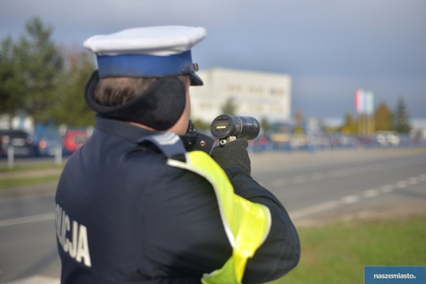 Policja zaskoczyła kierowców w regionie. Nowe przepisy i akcja "Kaskadowy pomiar prędkości" [zdjęcia]