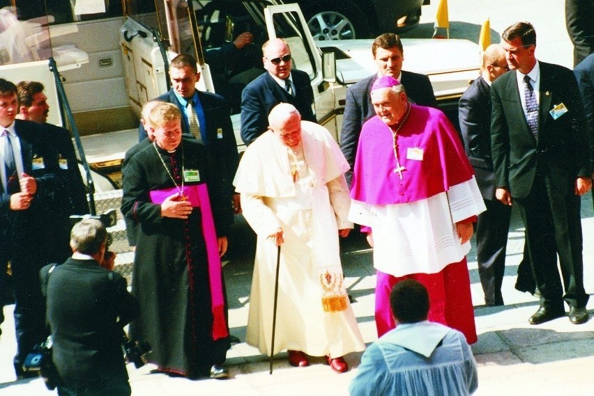 Wizyta Jana Pawła II na Dolnym Śląsku. Tu akurat w Legnicy.