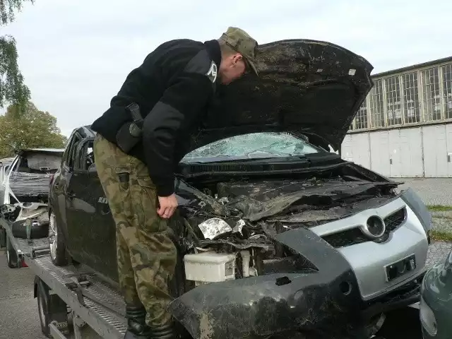 Tak zdezelowane auta przywożone są z Niemiec do naszego kraju