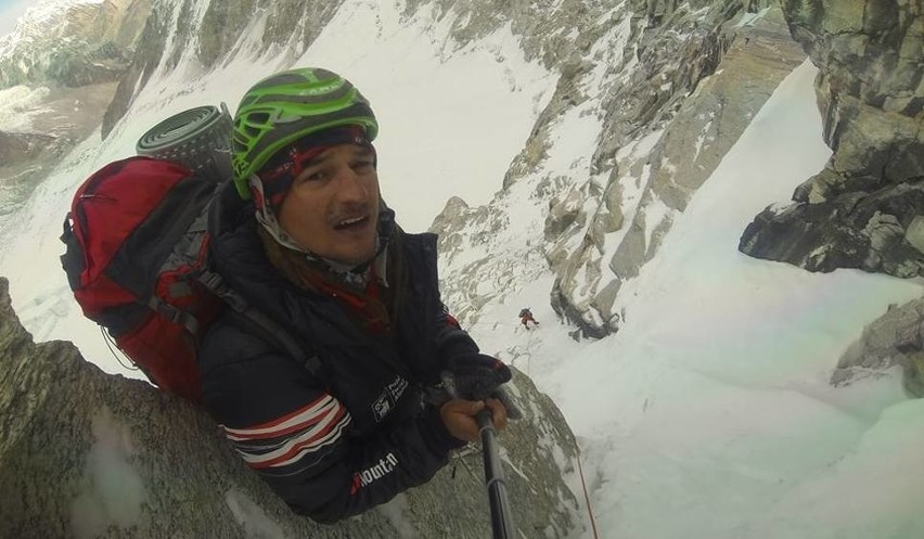 Wypadek Adama Bieleckiego na K2: Na alpinistę spadł głaz. Adam Bielecki ma złamany nos. Czy zdobędzie szczyt K2?
