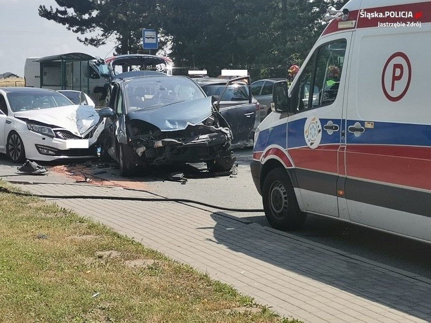 Wypadek w Jastrzębiu wyglądał bardzo groźnie.