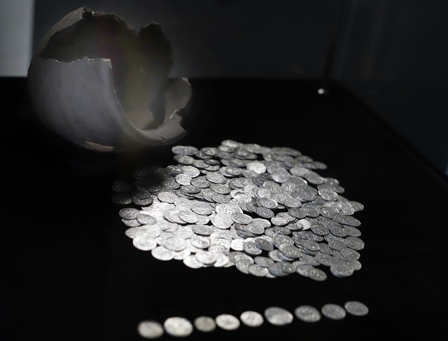 Unikatowy skarb 1.800 monet znajduje się w depozycie Muzeum Archeologicznego i Etnograficznego w Łodzi