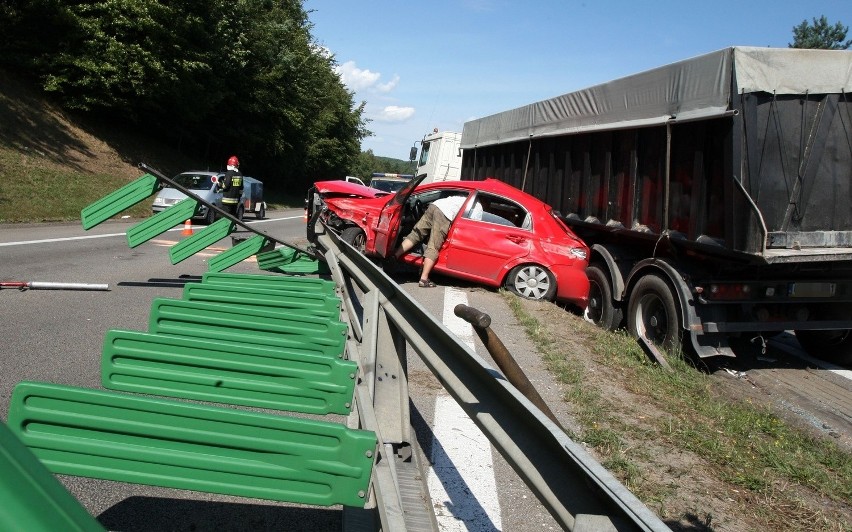 Wypadek na obwodnicy Trójmiasta. W Gdyni tir staranował 6 samochodów [ZDJĘCIA,WIDEO]