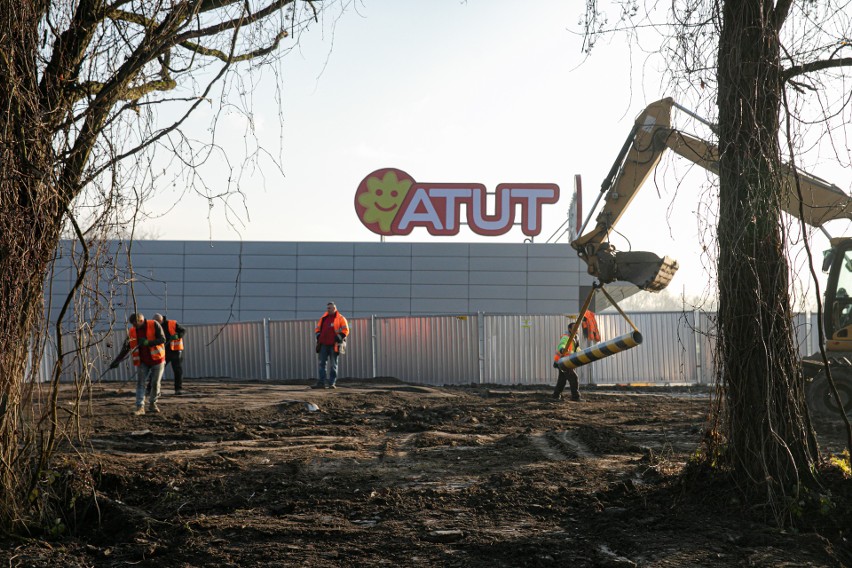 Nowe centrum handlowe ATUT Bielany powstaje w Krakowie ul....