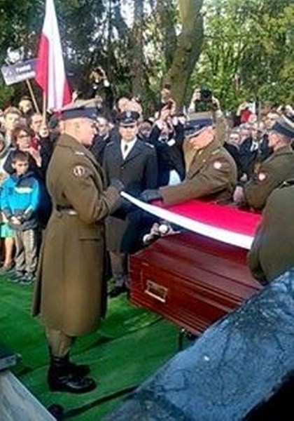 Zygmunt Szendzielarz "Łupaszka" został pochowany z wojskowym...