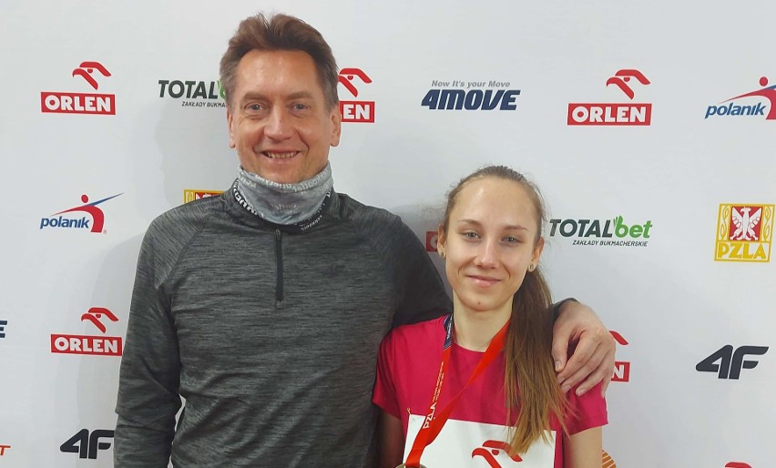 Złota medalistka Julia Szydłowska ze swoim tatą i trenerem...