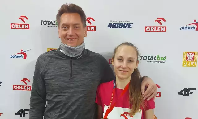 Złota medalistka Julia Szydłowska ze swoim tatą i trenerem Sławomirem Szydłowskim.