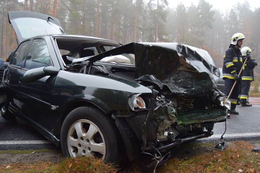 Wypadek z udziałem trzech pojazdów na drodze ze Szczecinka...