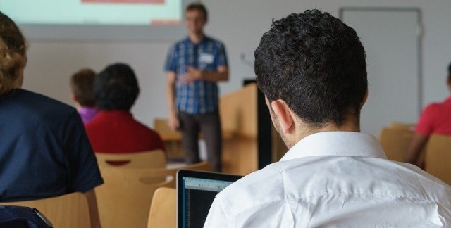 Trwa cykl bezpłatnych internetowych kursów dla przedsiębiorców zorganizowany przez Zabrzańskie Centrum Rozwoju Przedsiębiorczości.