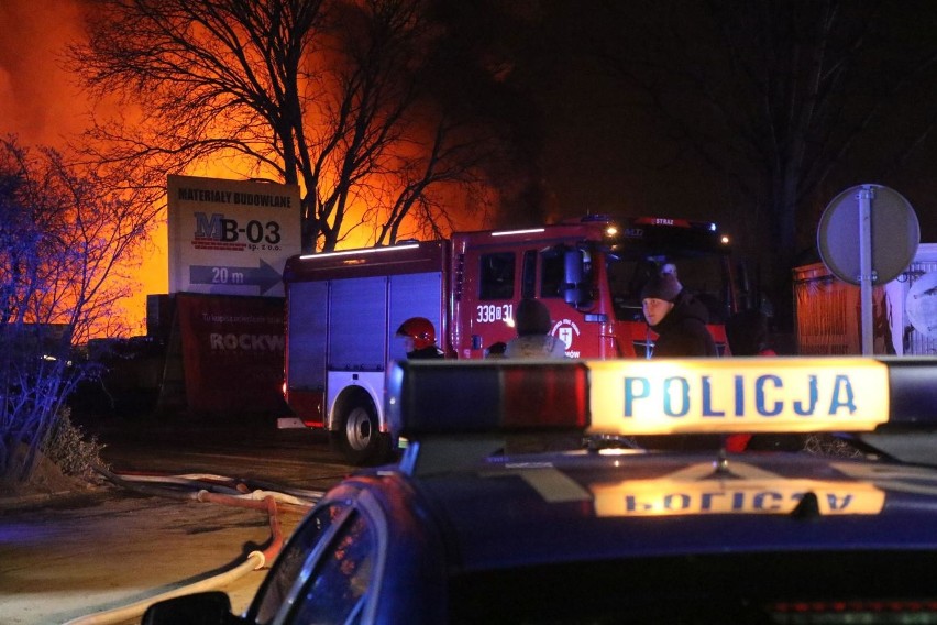 112 interwencji strażaków i ponad 600 wyjazdów pogotowia to...