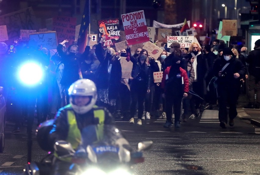  "Nie poddamy się". Kolejny dzień protestów na ulicach Szczecina - 31.10.2020