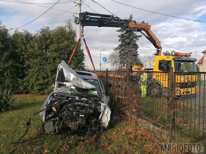 Wypadek w Opolu. Kierowca stracił panowanie nad pojazdem....