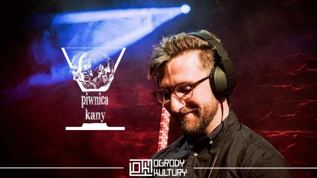 Potańcówka stulecia w Piwnicy KanyOgrody Kultury zapraszają Was do Piwnicy Kany na Potańcówę Stulecia ze Stefanem Królczyńskim - DJ Dobry Człowiek. Miks muzyczny zaserwowany przez Dobrego Człowieka zadowoli nawet największych koneserów. Usłyszeć będzie można hity, przy których nosiło nas kiedyś i przy których nosi nas teraz. Potańcówka, 17 lutego, Piwnica Kany, godz. 21, wstęp wolny.