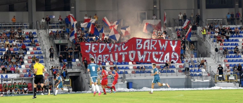 Fajna oprawa na meczu Broni Radom z GKS Bełchatów. Byłeś na stadionie? Znajdź się na zdjęciach 