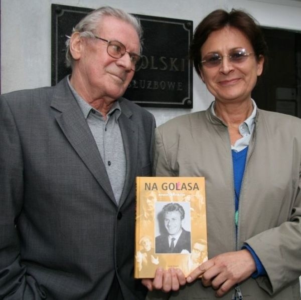 To córka Agnieszka Gołas-Ners nakłoniła tatę do spisania wspomnień i tak powstałą książka &#8222;Na Gołasa&#8221;.