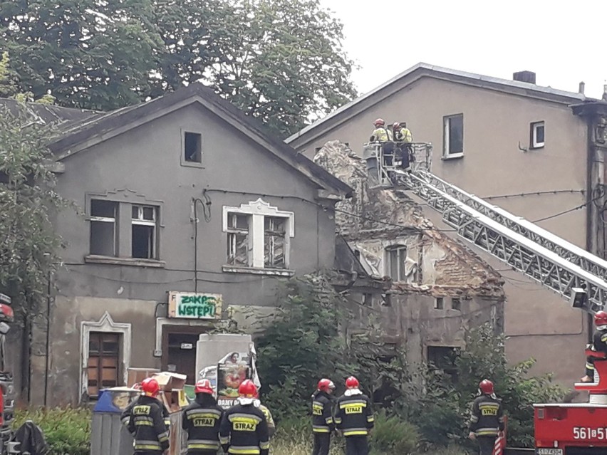 W Siemianowicach Śl. zawalił się dach budynku przeznaczonego...