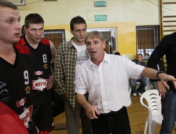 Trener Marek Kubiak zapewne inaczej wyobrażał sobie inaugurację sezonu