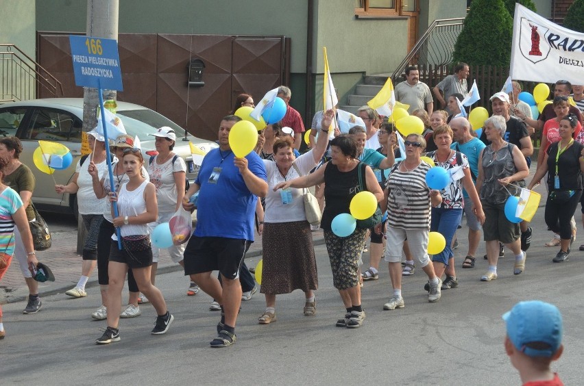 Radoszyccy pątnicy powrócili z pielgrzymki. W poniedziałek witali ich znajomi i rodziny