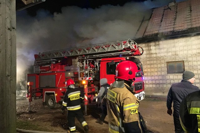 Pożar w miejscowości Trzaski strawił dorobek życia rodziny. W Pobikrach ogień doprowadził do śmierci starszej kobiety