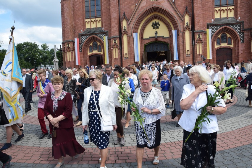 Arcybiskup Wiktor Skworc poświęcił sztandar Rybnika