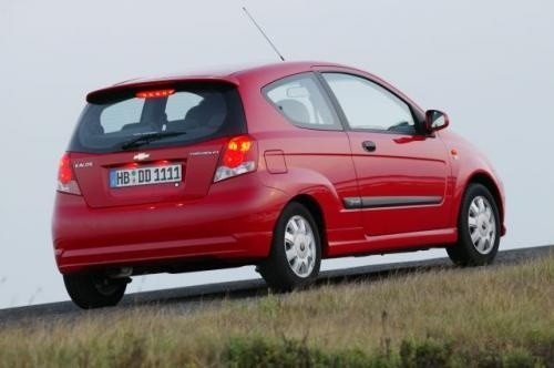 Fot. GM-Chevrolet: Tył wersji 3- i 5-drzwiowej jest podobny.