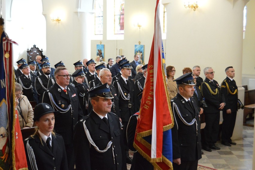 Podczas uroczystej mszy świętej z okazji 100-lecie...