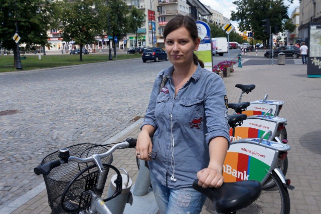 Dobrze, że są BiKeR-y. Myślę, że urządzenie stacji np. rowerów elektrycznych jeszcze bardziej ułatwiłoby życie mieszkańcom miasta - mówi Katarzyna Sulik, która korzysta z BiKeR-ów regularnie.